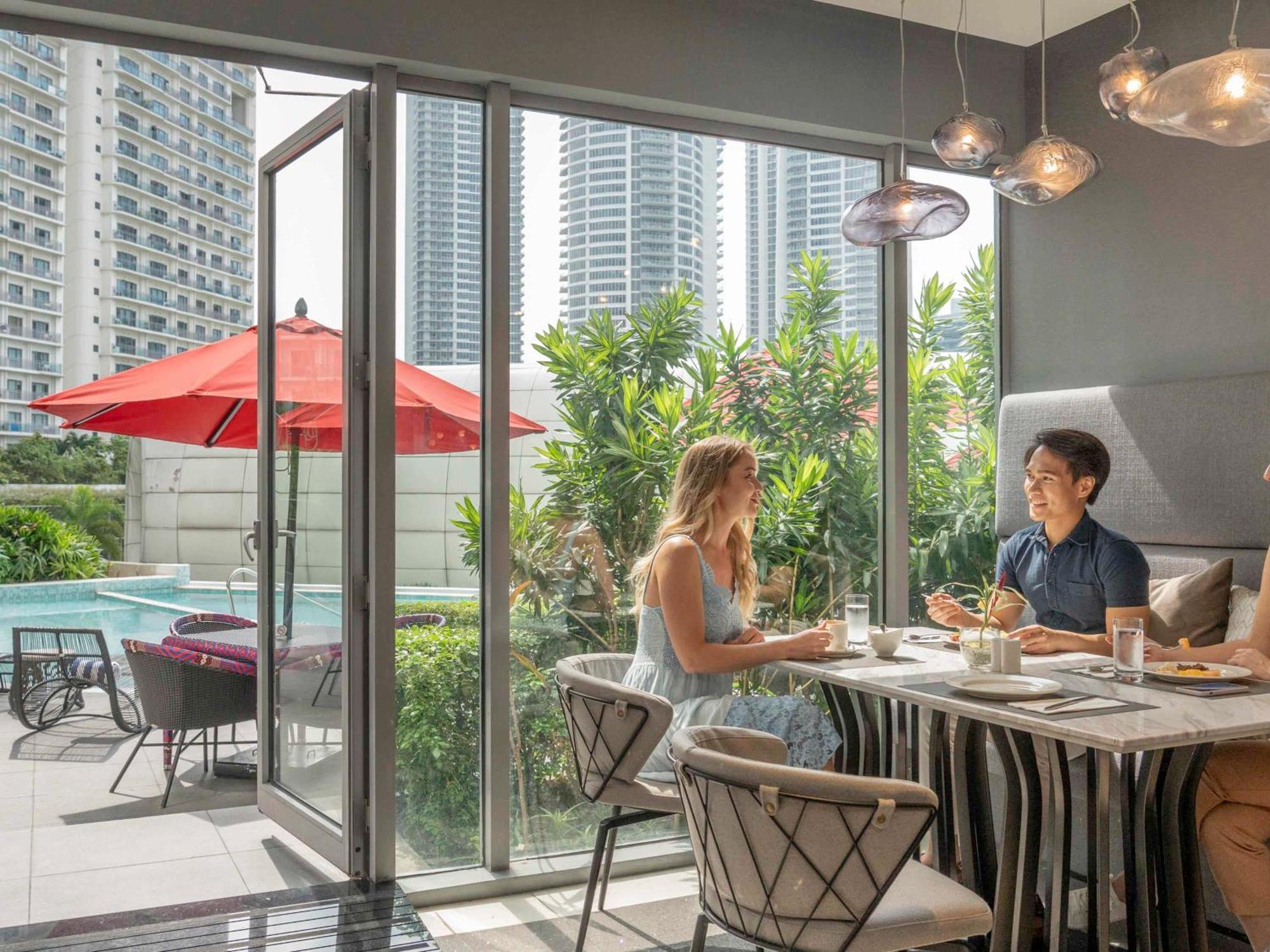 Novotel Suites Manila At Acqua Mandaluyong Exterior photo